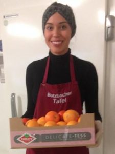 Gast- Studentin Maria Nunez bei der Butzbacher Tafel